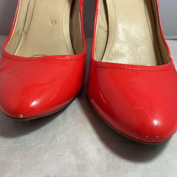 Calvin Klein Orange Patent Leather Almond shaped closed toe whinnie pumps Size 9 - Picture 11 of 11